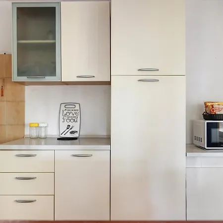 Genesia Apartman Tertenìa